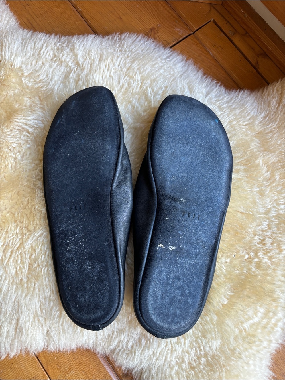 FEIT Minimalist Leather Slippers - Picture 10 of 12